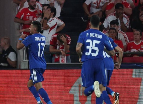 牛鑫所 5万人狂嘘！欧冠大冷：黑马86分钟绝杀3-2逆转 苦等38年圆梦